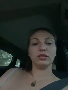 Snapshot of Cristalmegan chatting on 10/15/25, 05:57 Cristalmegan online show from 10/15/25, 05:57