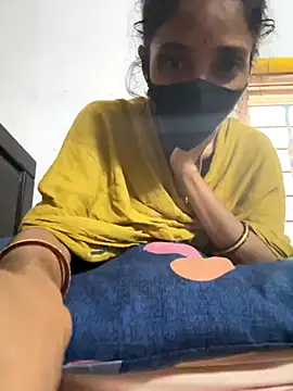 Snapshot of sweetreddy-02 chatting on 09/24/25, 07:01 sweetreddy-02 online show from 09/24/25, 07:01