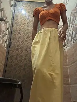 Snapshot of sweetreddy-02 chatting on 10/05/25, 09:40 sweetreddy-02 online show from 10/05/25, 09:40