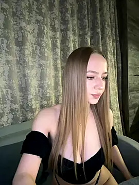 Snapshot of MissOyee chatting on 11/07/25, 07:25 MissOyee online show from 11/07/25, 07:25