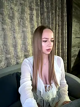 Snapshot of MissOyee chatting on 11/15/25, 06:26 MissOyee online show from 11/15/25, 06:26