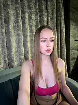 Snapshot of MissOyee chatting on 11/29/25, 07:06 MissOyee online show from 11/29/25, 07:06