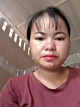 emly-xinh18 online show from 10/06/25, 07:17