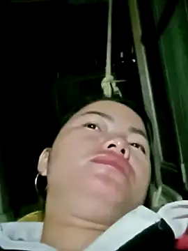 emly-xinh18 online show from 11/13/25, 09:47