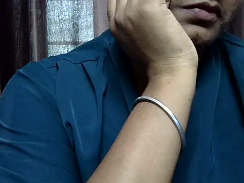 SANVI 87 online show from 09/17/25, 11:23