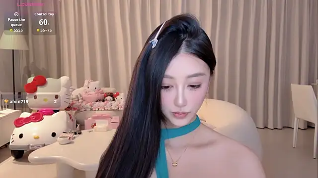 Snapshot of Melody-11 chatting on 10/22/25, 01:11 Melody-11 online show from 10/22/25, 01:11