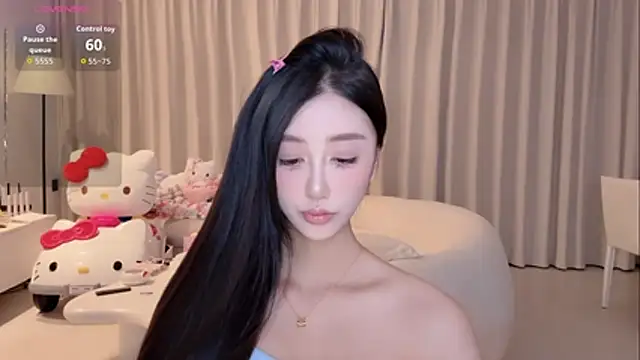 Snapshot of Melody-11 chatting on 10/26/25, 06:36 Melody-11 online show from 10/26/25, 06:36