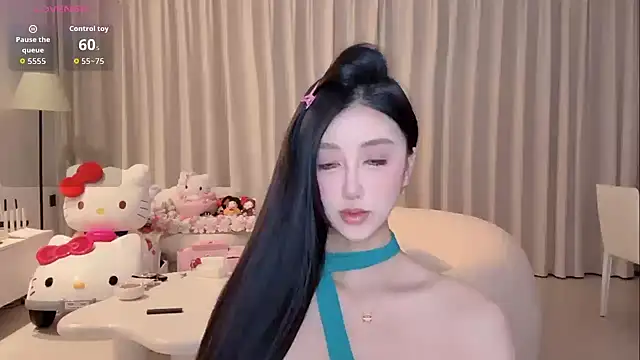 Snapshot of Melody-11 chatting on 10/28/25, 07:38 Melody-11 online show from 10/28/25, 07:38