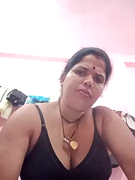 Snapshot of Hott_locky chatting on 10/15/25, 04:07 Hott locky online show from 10/15/25, 04:07