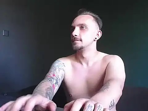 guesswhatbitch online show from 09/24/25, 11:46