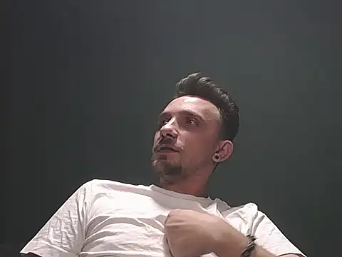 guesswhatbitch online show from 10/03/25, 07:44