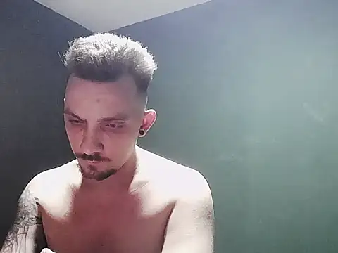 guesswhatbitch online show from 10/04/25, 11:47