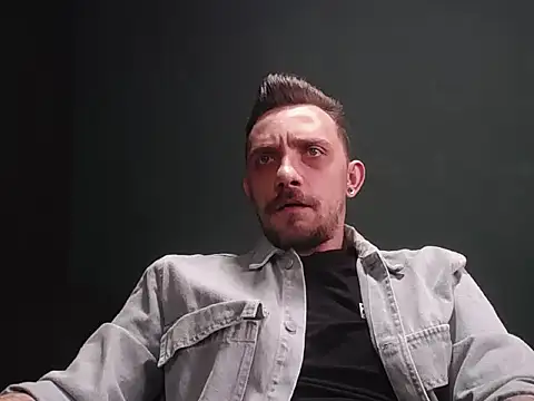 guesswhatbitch online show from 11/08/25, 10:37