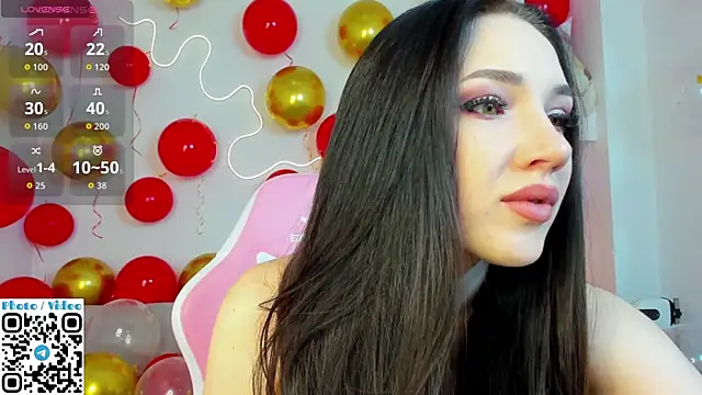 Snapshot of Helen_Spark chatting on 10/10/25, 01:59 Helen Spark online show from 10/10/25, 01:59