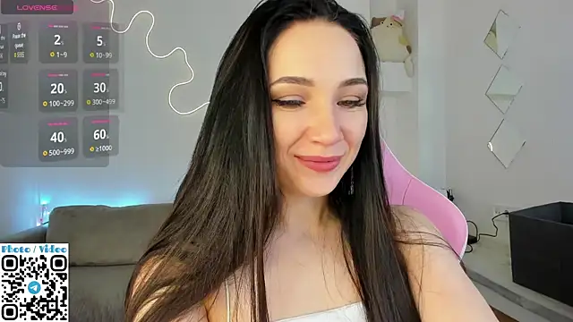 Snapshot of Helen_Spark chatting on 10/26/25, 01:55 Helen Spark online show from 10/26/25, 01:55