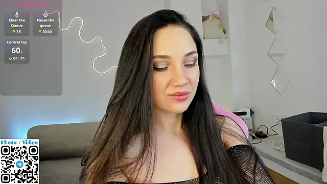 Snapshot of Helen_Spark chatting on 11/05/25, 01:49 Helen Spark online show from 11/05/25, 01:49