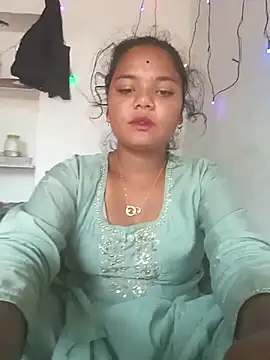 Snapshot of Hot_Shredha chatting on 10/30/25, 04:25 Hot Shredha online show from 10/30/25, 04:25