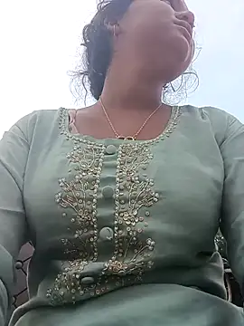 Snapshot of Hot_Shredha chatting on 11/04/25, 01:38 Hot Shredha online show from 11/04/25, 01:38