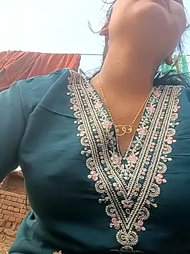 Snapshot of Hot_Shredha chatting on 11/24/25, 10:26 Hot Shredha online show from 11/24/25, 10:26