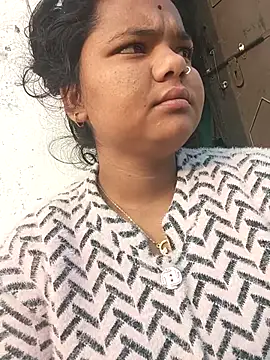 Snapshot of Hot_Shredha chatting on 11/27/25, 02:35 Hot Shredha online show from 11/27/25, 02:35