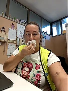 bichota85 online show from 10/22/25, 10:04