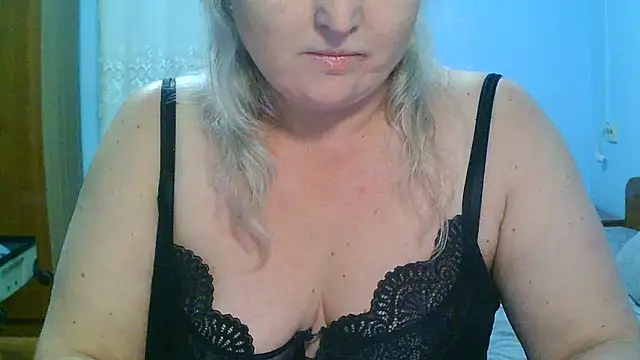 Snapshot of Blue-sky69 chatting on 10/21/25, 03:46 Blue-sky69 online show from 10/21/25, 03:46