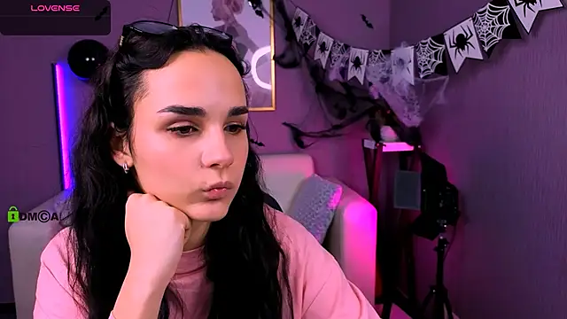 Snapshot of ariana_ross7 chatting on 10/25/25, 07:08 ariana ross7 online show from 10/25/25, 07:08