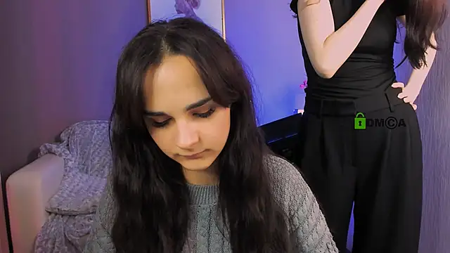 Snapshot of ariana_ross7 chatting on 11/10/25, 12:09 ariana ross7 online show from 11/10/25, 12:09