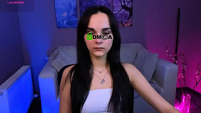 Snapshot of ariana_ross7 chatting on 11/14/25, 08:18 ariana ross7 online show from 11/14/25, 08:18