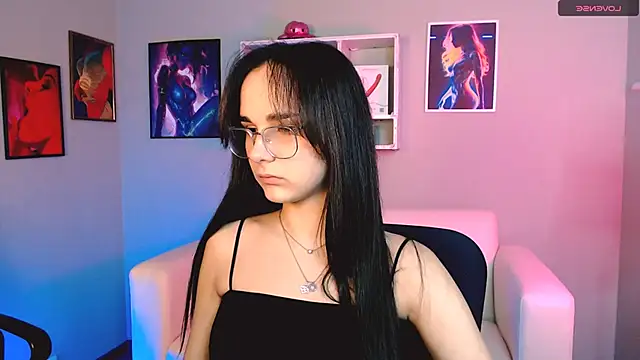 Snapshot of ariana_ross7 chatting on 11/28/25, 10:29 ariana ross7 online show from 11/28/25, 10:29