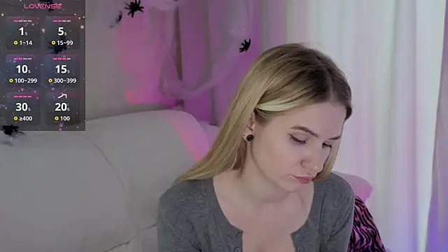 Ange Lus online show from 10/30/25, 11:11