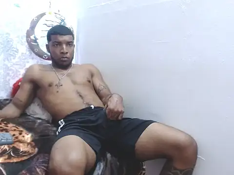 Snapshot of choco_hornyx18 chatting on 10/06/25, 04:10 choco hornyx18 online show from 10/06/25, 04:10