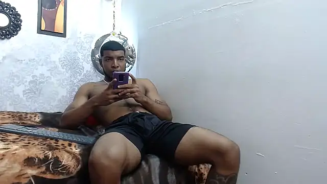 Snapshot of choco_hornyx18 chatting on 10/14/25, 04:24 choco hornyx18 online show from 10/14/25, 04:24