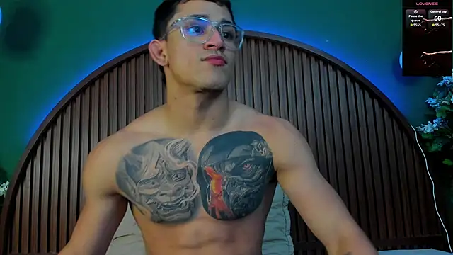 Snapshot of JeergMuscle chatting on 10/29/25, 04:04 JeergMuscle online show from 10/29/25, 04:04