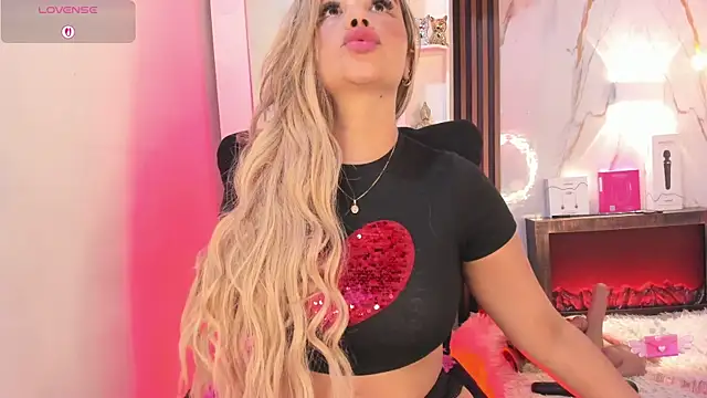 Snapshot of Agatha210 chatting on 10/18/25, 08:20 Agatha210 online show from 10/18/25, 08:20