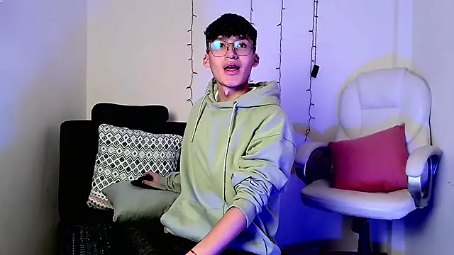 Snapshot of bellmontneon chatting on 11/04/25, 11:09 bellmontneon online show from 11/04/25, 11:09