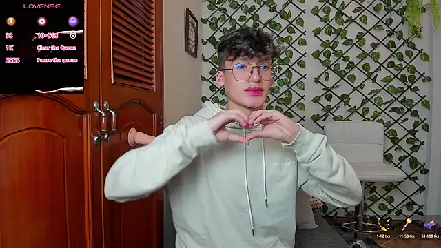 Snapshot of bellmontneon chatting on 11/18/25, 11:36 bellmontneon online show from 11/18/25, 11:36