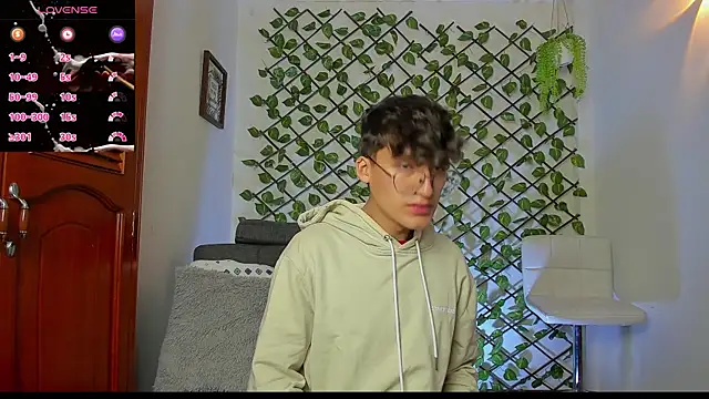 Snapshot of bellmontneon chatting on 11/26/25, 11:11 bellmontneon online show from 11/26/25, 11:11