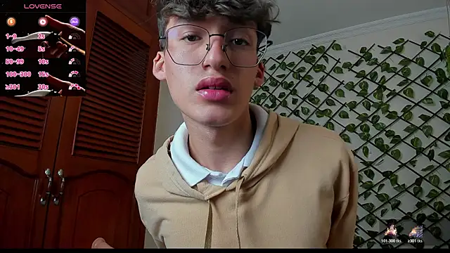 Snapshot of bellmontneon chatting on 11/28/25, 12:08 bellmontneon online show from 11/28/25, 12:08