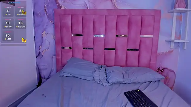 Snapshot of LunaWiill_ chatting on 10/10/25, 03:22 LunaWiill online show from 10/10/25, 03:22