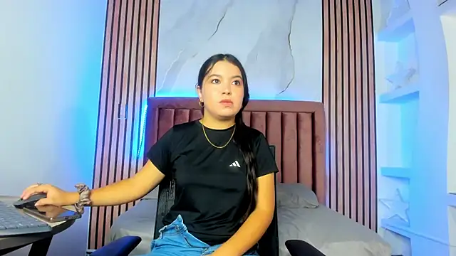 Snapshot of LunaWiill_ chatting on 10/16/25, 12:50 LunaWiill online show from 10/16/25, 12:50