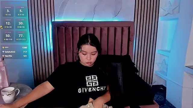 Snapshot of LunaWiill_ chatting on 10/17/25, 12:30 LunaWiill online show from 10/17/25, 12:30