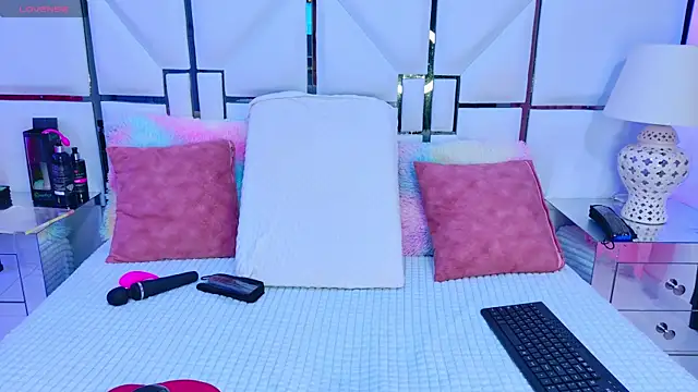 Snapshot of SabrinnaTaylor chatting on 11/09/25, 07:23 SabrinnaTaylor online show from 11/09/25, 07:23