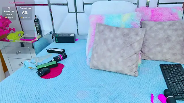 Snapshot of SabrinnaTaylor chatting on 11/18/25, 07:07 SabrinnaTaylor online show from 11/18/25, 07:07