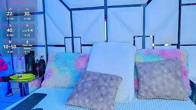 Snapshot of SabrinnaTaylor chatting on 11/30/25, 07:29 SabrinnaTaylor online show from 11/30/25, 07:29