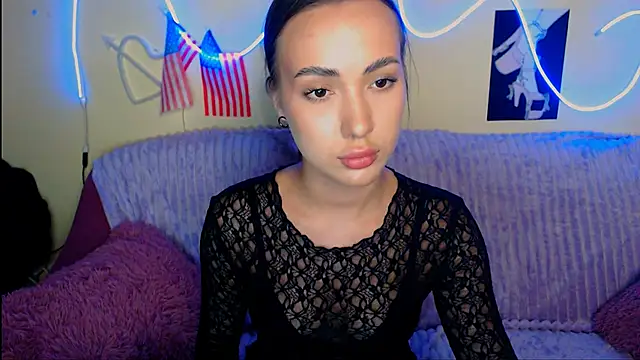 Snapshot of Mia_cutie77 chatting on 09/18/25, 08:27 Mia cutie77 online show from 09/18/25, 08:27