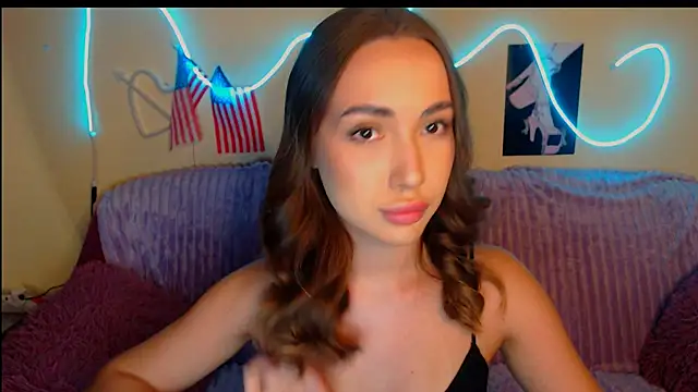 Snapshot of Mia_cutie77 chatting on 09/21/25, 07:32 Mia cutie77 online show from 09/21/25, 07:32