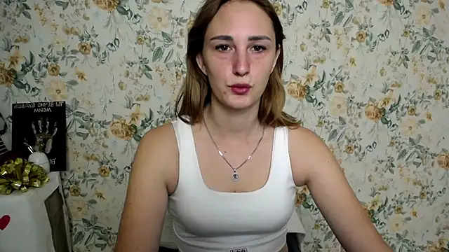 Snapshot of Milana_Cutie_ chatting on 09/30/25, 06:07 Milana Cutie  online show from 09/30/25, 06:07