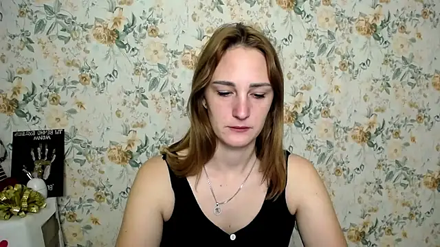 Snapshot of Milana_Cutie_ chatting on 10/06/25, 05:49 Milana Cutie  online show from 10/06/25, 05:49