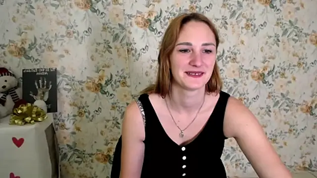 Snapshot of Milana_Cutie_ chatting on 10/23/25, 06:02 Milana Cutie  online show from 10/23/25, 06:02